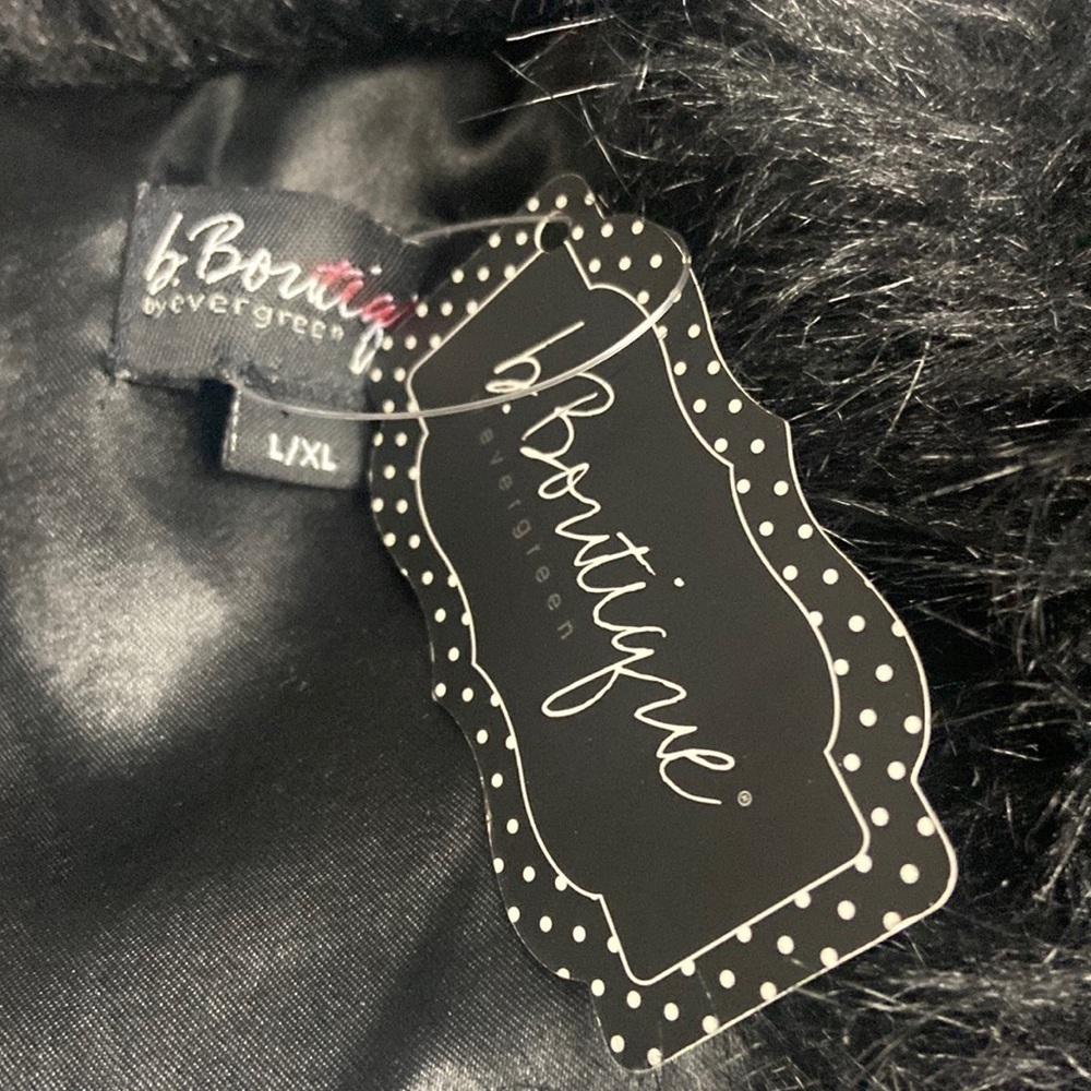 NWT B boutique by Evergreen Faux Fur Vest & Scarf
💕 - Picture 11 of 11